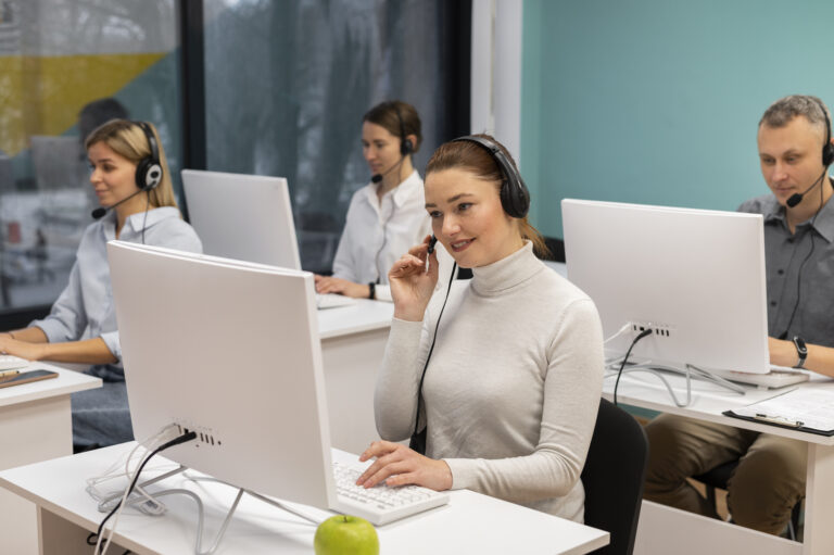 7 Ultimate Reasons To Outsource Call Centers for eCommerce